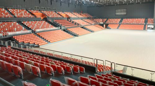 場館座椅的“骨骼”之謎：吹塑 vs 注塑，為何征途座椅選擇氣輔注塑？?